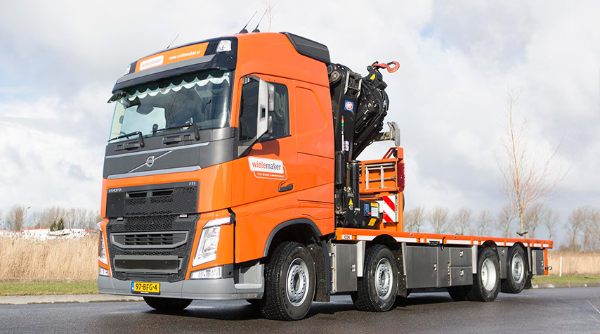 Volvo FH voor Wielemaker Wielemaker uit Middelburg neemt Volvo FH van Bluekens Truck en Bus in gebruik