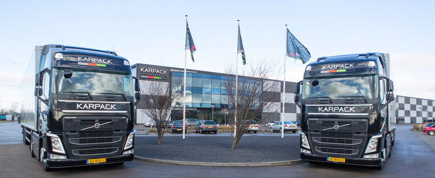 Karpack neemt twee Volvo FH Globetrotter-trekkers van Bluekens Truck en Bus in gebruik Volvo FH Globetrotters voor Karpack