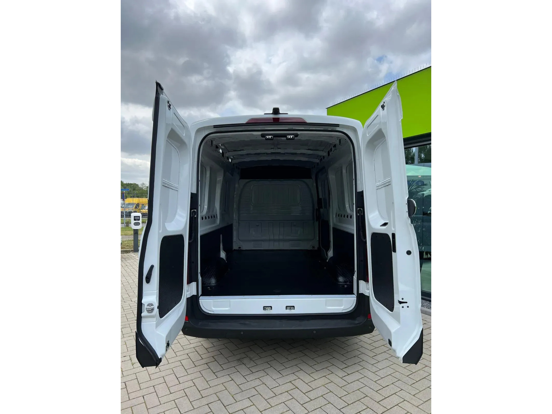 Maxus eDeliver 9 L3H2 72 kWh