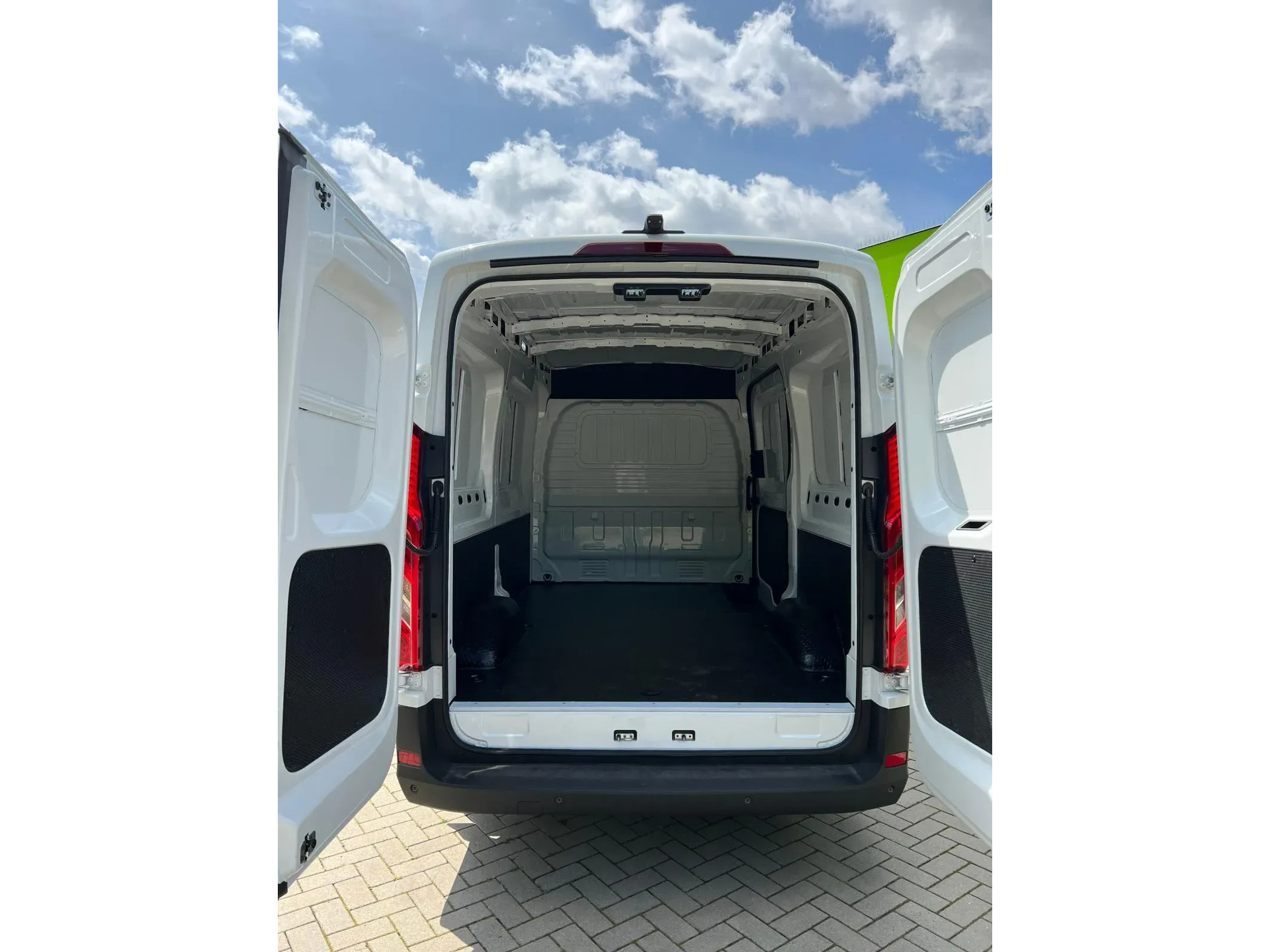 Maxus eDeliver 9 L2H2 72 kWh