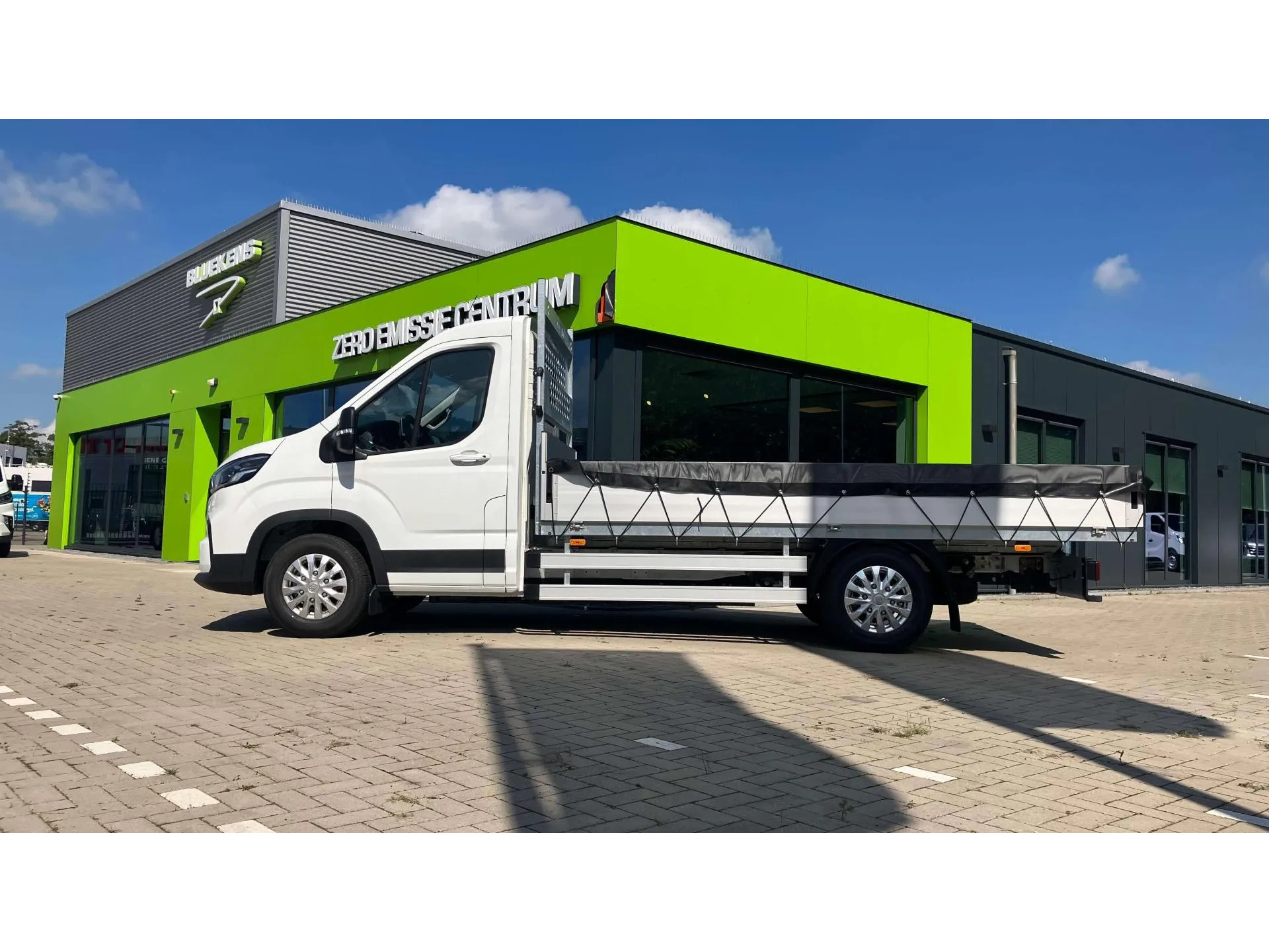 Maxus eDeliver 9 L3 65 kWh met OPEN LAADBAK