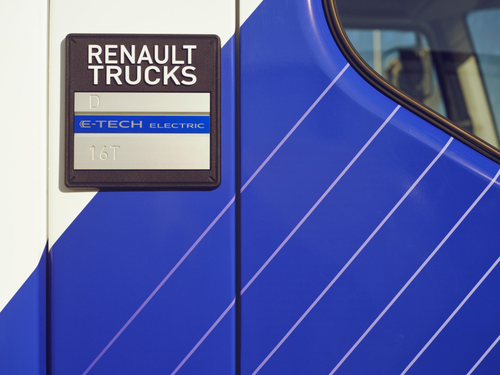 bluekens-truck-en-bus-Renault-Trucks-D-E-Tech-plaque