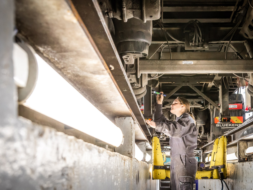 Bluekens-low-opbouw-trailerservice-012 Bluekens-low-opbouw-trailerservice-012