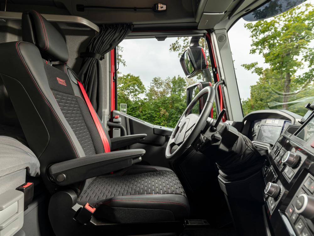 Bluekens-truck-en-bus-renault-2021-dashboard-en-stoel