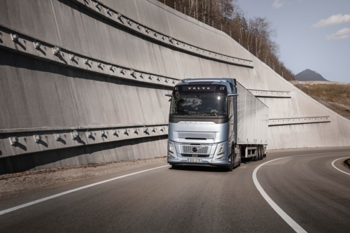 Volvo Trucks' nieuwe I-Roll (1)