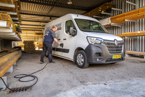 Ben Kouters Renault Master E-Tech opladen