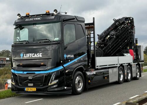 Volvo Trucks Electric Liftcase