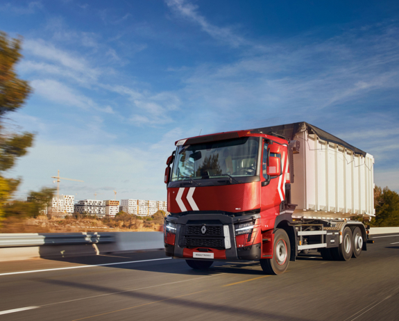 Bluekens-Truck-en-Bus-Renault-Trucks-Digitaliseert-Cabine-Interieur-Nieuwe-Veiligheidsvoorzieningen-1