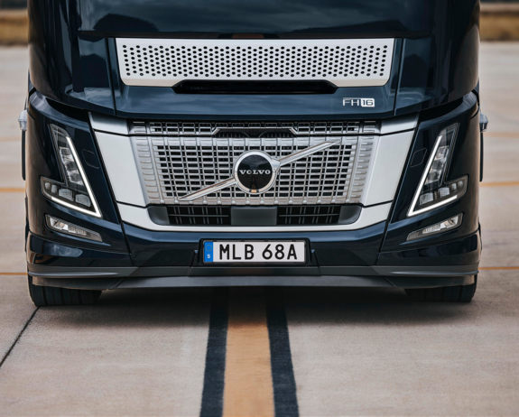 Volvo FH16 Aero-front