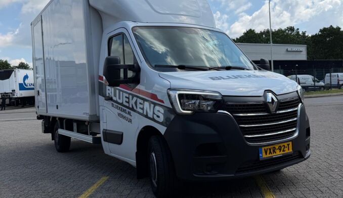 Renault Master bakwagen met laadklep