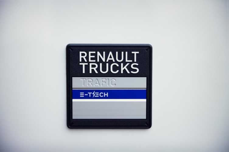Bluekens-Truck-en-Bus-Renault-Trucks-E-Tech-Trafic-p041262 Bluekens-Truck-en-Bus-Renault-Trucks-E-Tech-Trafic-p041262