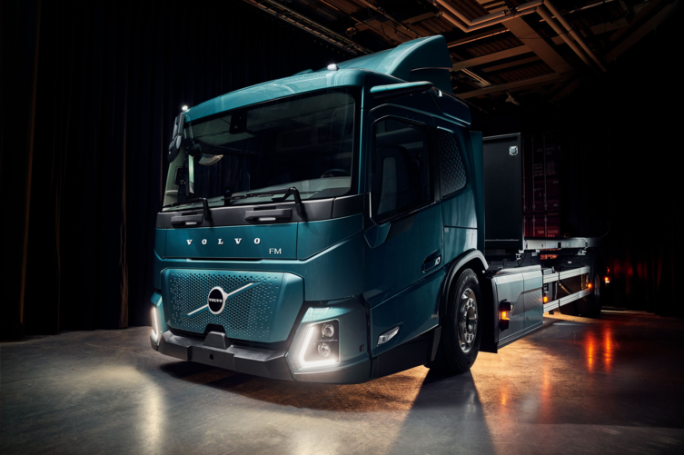 Bluekens Truck en Bus_Volvo_FM_Low_Entry_04 Bluekens Truck en Bus_Volvo_FM_Low_Entry_04