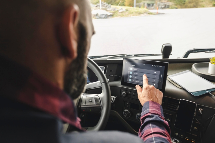 bluekens-volvo-fh-interieur-display-chauffeur bluekens-volvo-fh-interieur-display-chauffeur