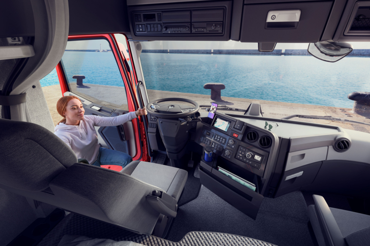 Bluekens-Renault-Trucks-T-T-High-9 Bluekens-Renault-Trucks-T-T-High-9