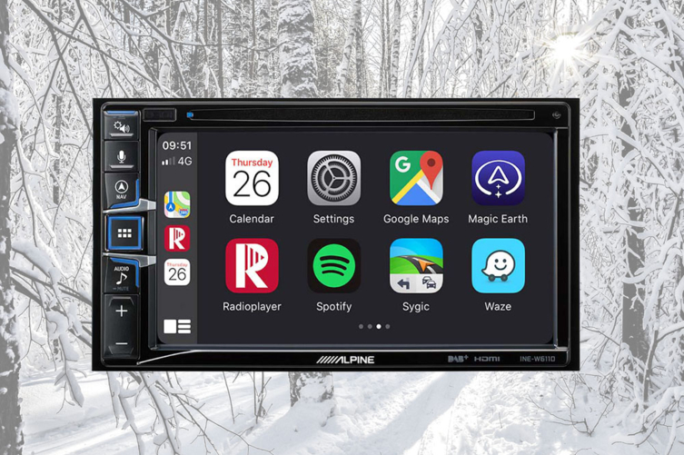 Bluekens-truck-en-bus-alpine-renault-master-multimedia-screen