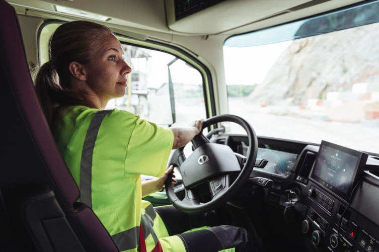 bluekens-volvo-fmx-chauffeur bluekens-volvo-fmx-chauffeur