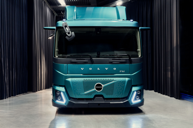 Bluekens Truck en Bus_Volvo_FM_Low_Entry_03 Bluekens Truck en Bus_Volvo_FM_Low_Entry_03