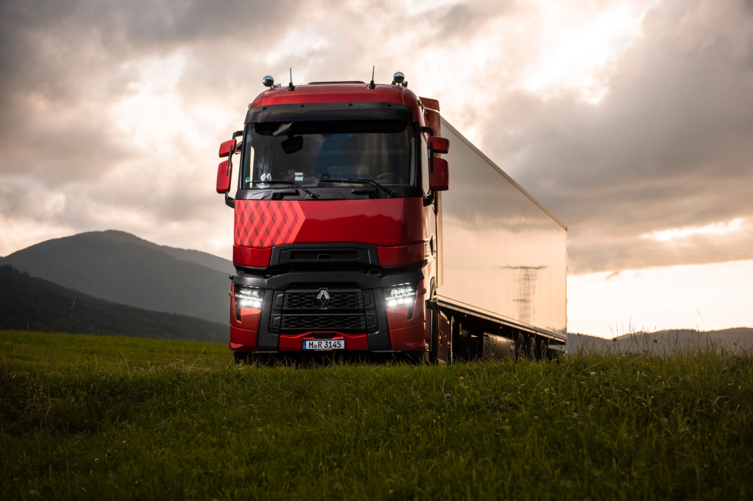 Bluekens-Renault-Trucks-ervaarhetzelf Bluekens-Renault-Trucks-ervaarhetzelf