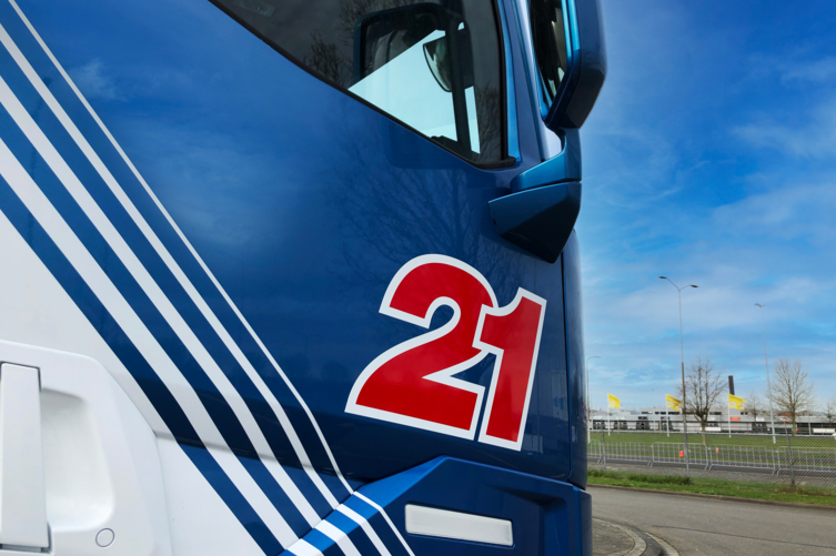 Bluekens-truck-en-bus-Renault-T-High-racing-edition-21 Bluekens-truck-en-bus-Renault-T-High-racing-edition-21