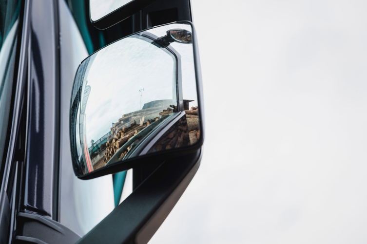 Volvo FM vrachtwagen achteruitkijkspiegel