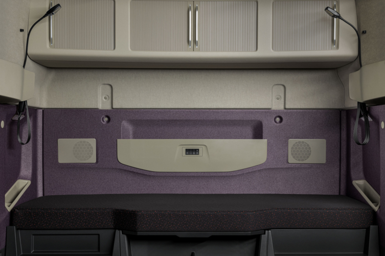 Bluekens-Truck-en-Bus-Cabine-Bed-2 Bluekens-Truck-en-Bus-Cabine-Bed-2