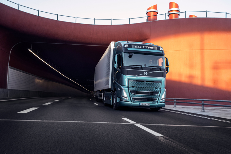 Bluekens-Volvo-Trucks-FH_Electric_1 Bluekens-Volvo-Trucks-FH_Electric_1