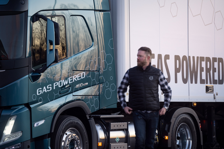 Volvo FM LNG gas powered truck Volvo FM LNG gas powered truck