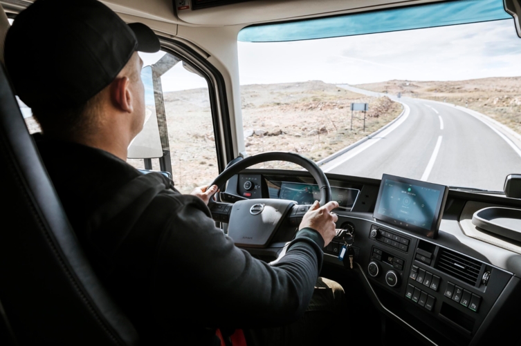 bluekens-volvo-fh-chauffeur bluekens-volvo-fh-chauffeur
