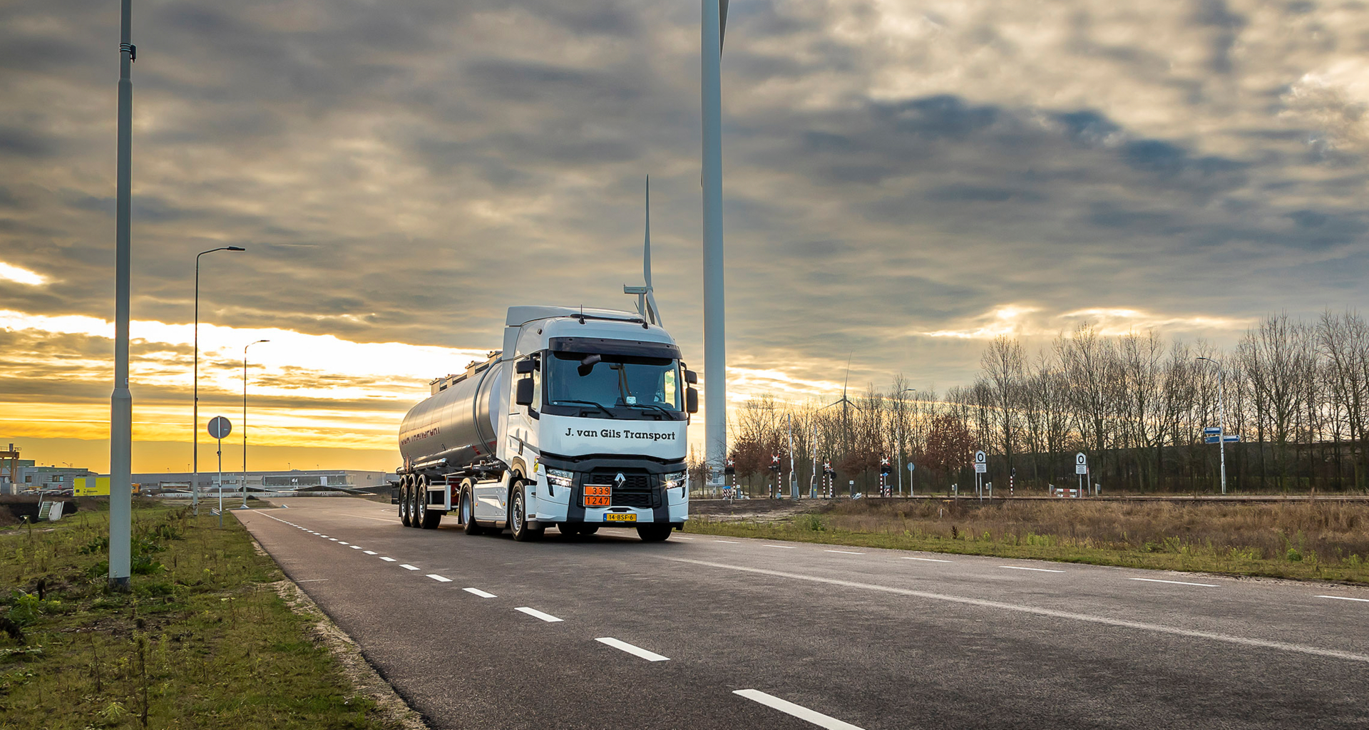 Renault_Trucks_T_EVO_J_van_Gils_Transport_header Renault_Trucks_T_EVO_J_van_Gils_Transport_header