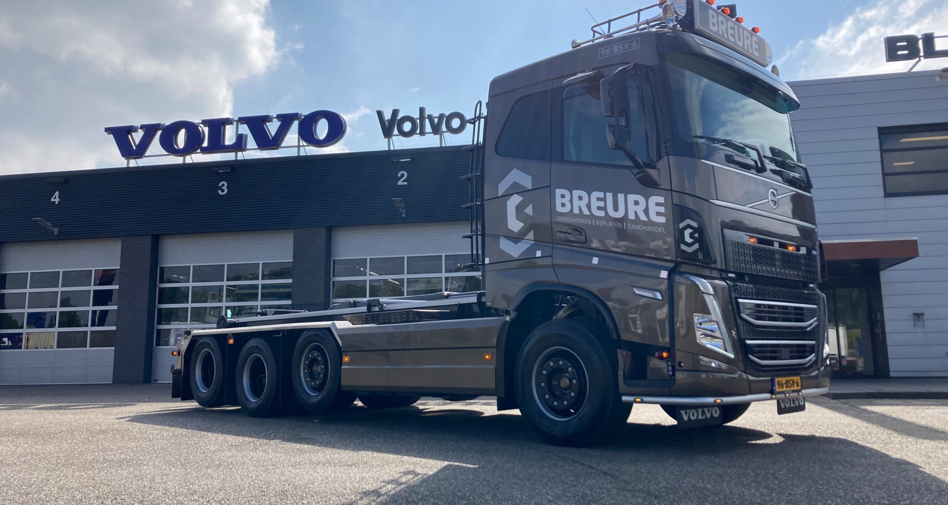 bluekens-volvo-fh-breure-grondwerken bluekens-volvo-fh-breure-grondwerken