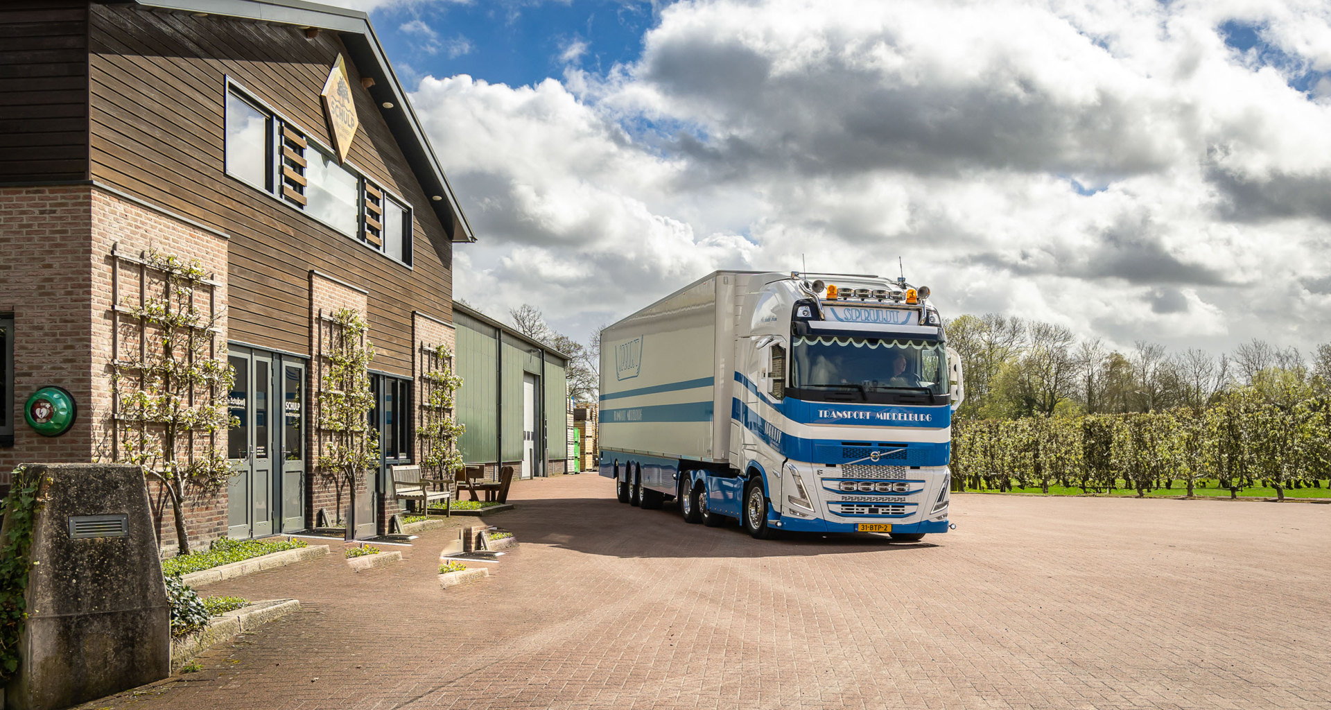 Spruijt Transport Volvo FH met megatrailer