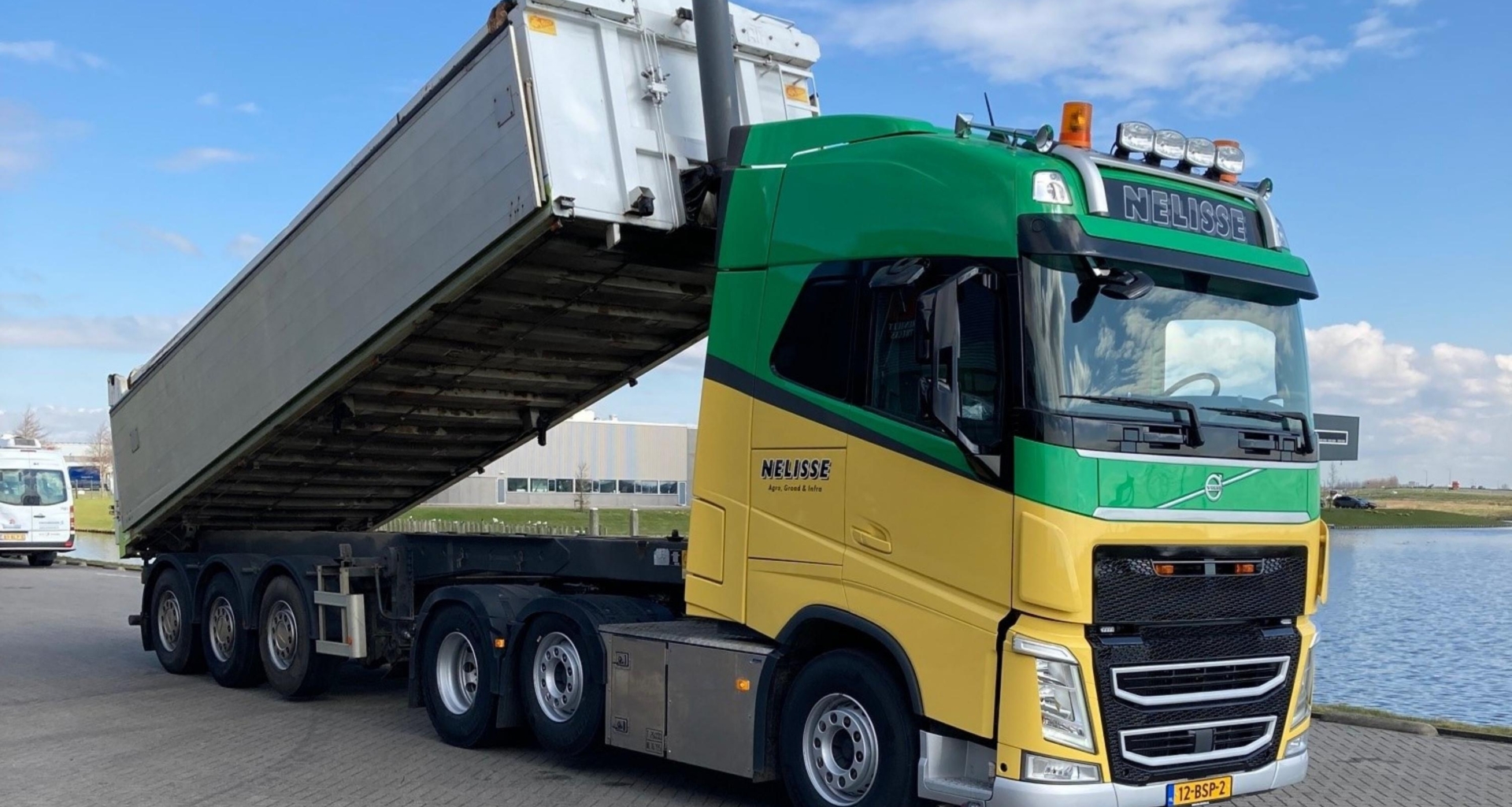 bluekens-nelisse-agro-grond-en-infra-volvo-fh bluekens-nelisse-agro-grond-en-infra-volvo-fh