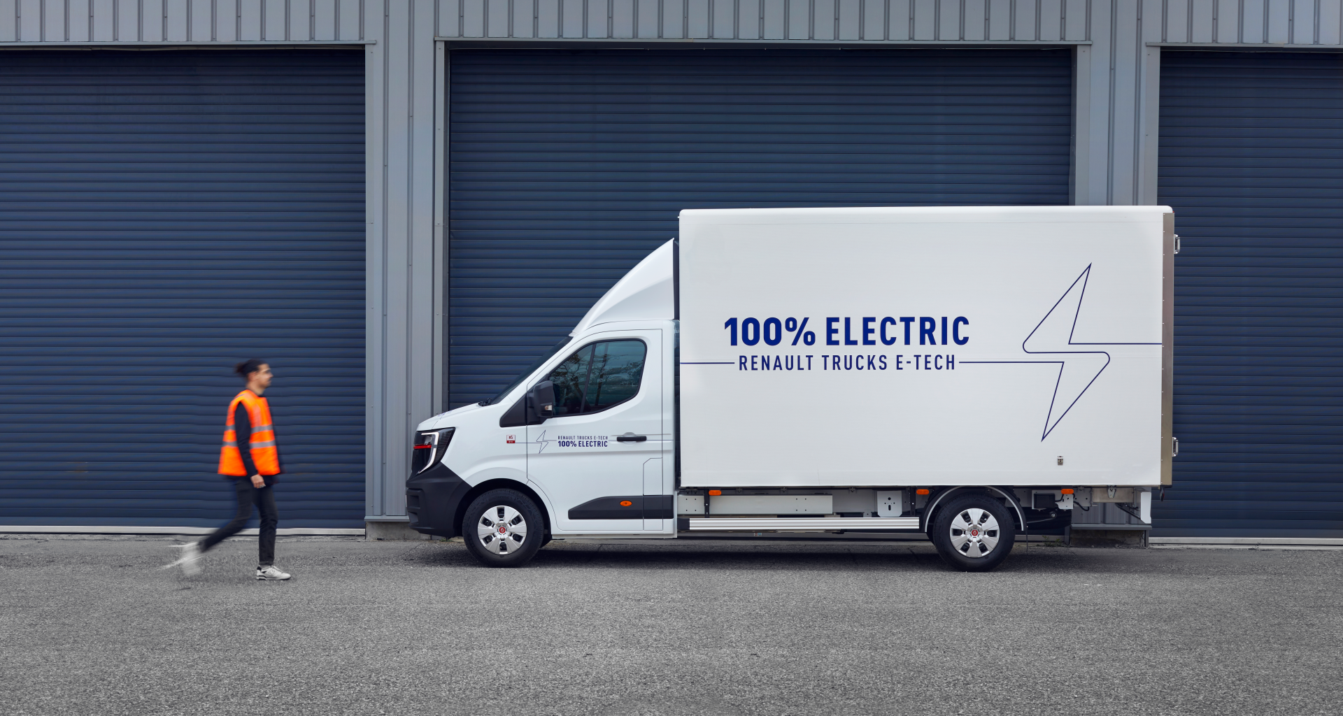 Bluekens-Renault-Master-e-tech-side Bluekens-Renault-Master-e-tech-side