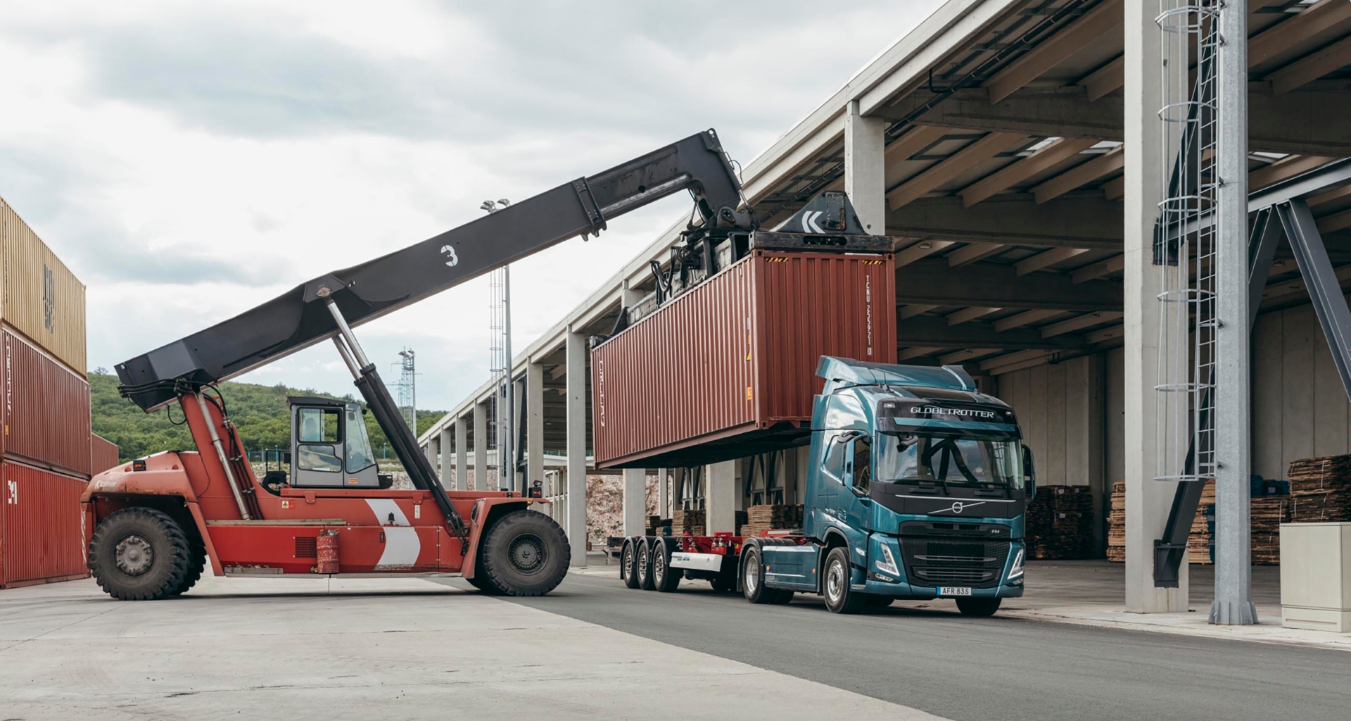 bluekens-volvo-fm-container-laadkraan bluekens-volvo-fm-container-laadkraan