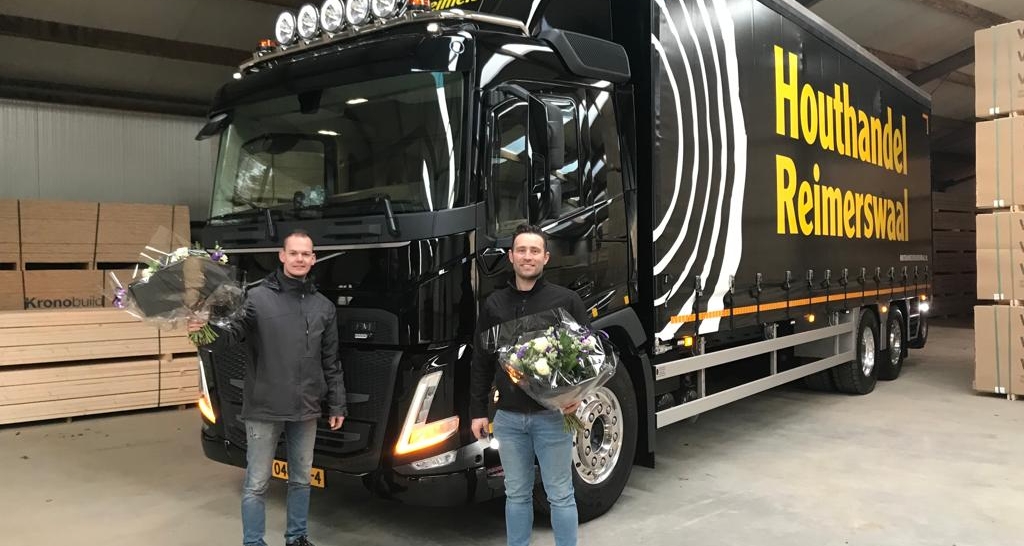 bluekens-volvo-fm-houthandel-reimerswaal bluekens-volvo-fm-houthandel-reimerswaal