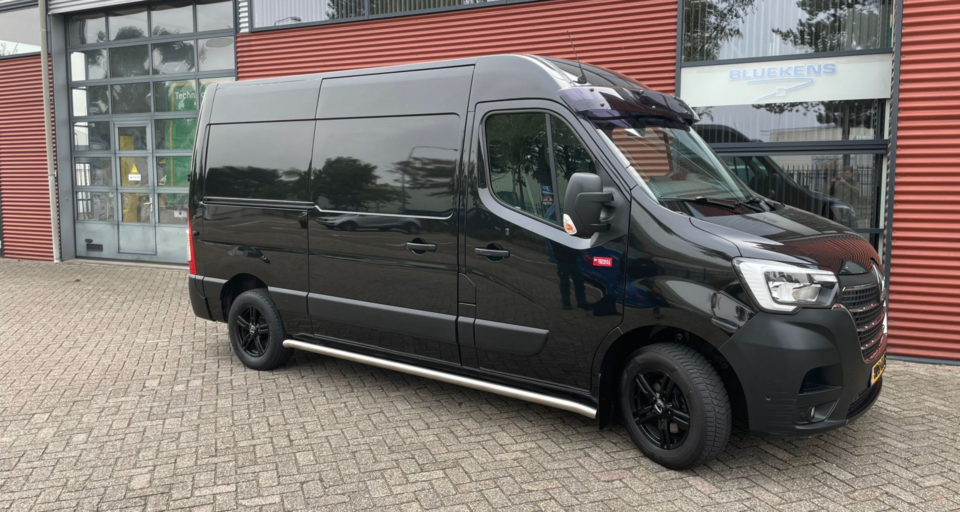 WhatsApp Image 2025-09-29 at 10.52.01 WhatsApp Image 2025-09-29 at 10.52.01