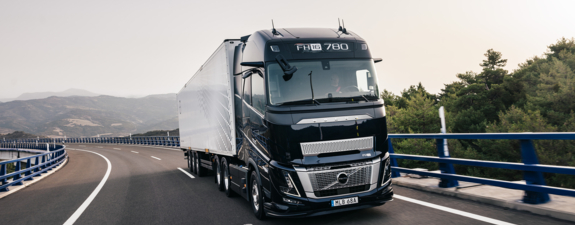 Volvo_Trucks_FH16_Aero_road