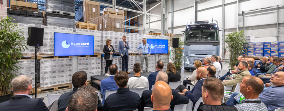 240529_BLUEKENS_BLUECAFE_CO2_LORES-38 240529_BLUEKENS_BLUECAFE_CO2_LORES-38