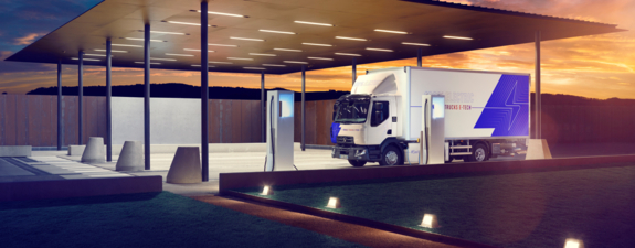 bluekens-truck-en-bus-Renault-Trucks-D-E-Tech-opladen-bij-laadstation