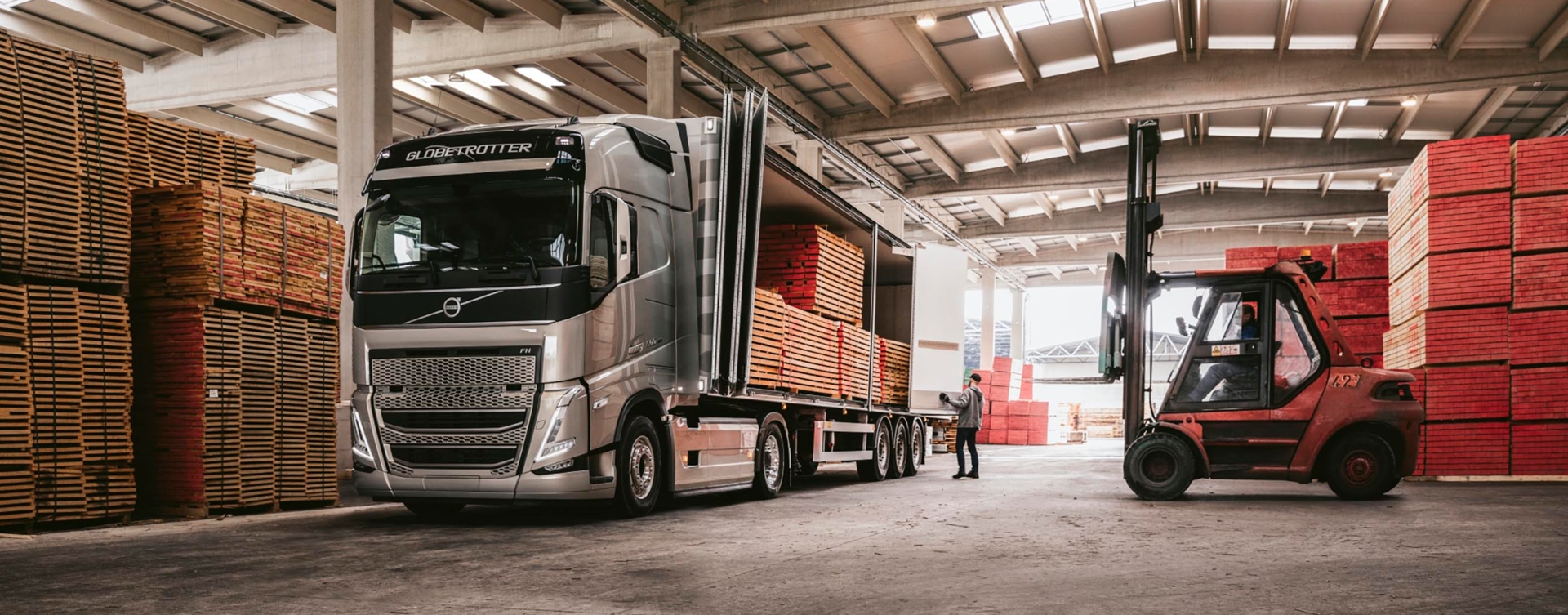 bluekens-volvo-fh-laden-en-lossen-magazijn bluekens-volvo-fh-laden-en-lossen-magazijn