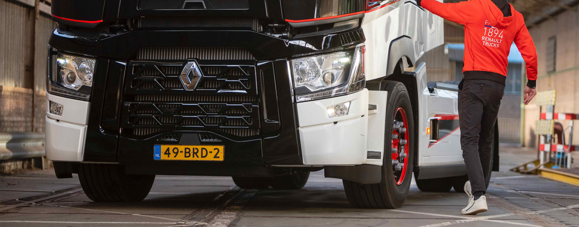 bluekens-truck-en-bus-renault-trucks-t-high-driver-edition-2 bluekens-truck-en-bus-renault-trucks-t-high-driver-edition-2
