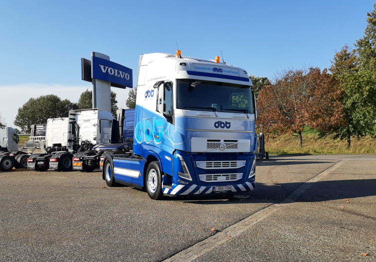 Nieuwe Volvo FH 460 4x2-trekker voor DBT Bulktransport_Bluekens_3000px