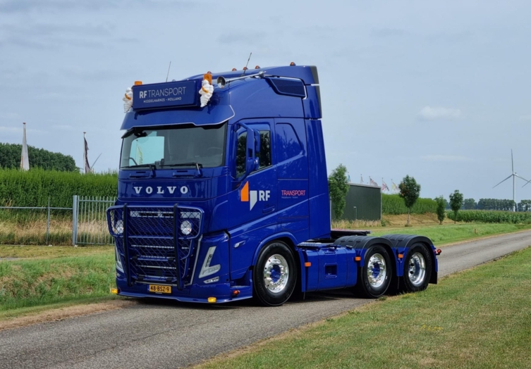 bluekens_rf_transport_volvo_fh