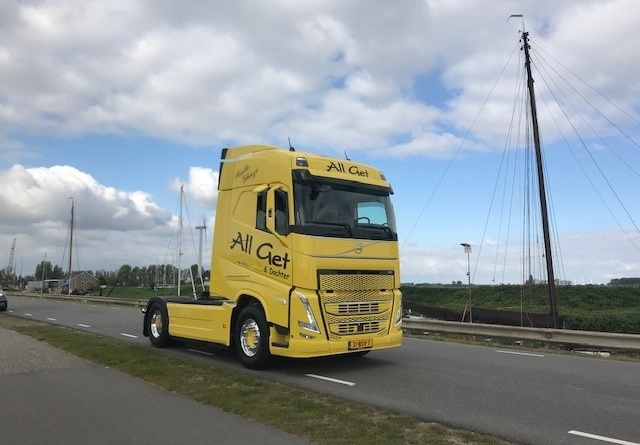 bluekens-volvo-fh-all-get-logistic-support