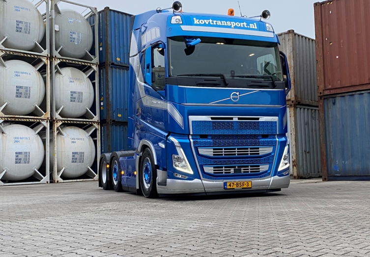 bluekens-volvo-fh-k-overdevest