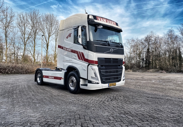 bluekens-volvo-fh-firma-van-aert