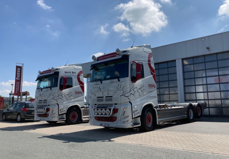 bluekens-volvo-fh-rebro-transport-service