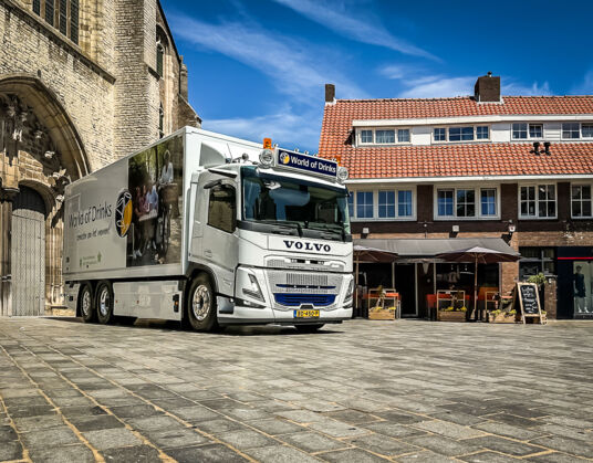 World of Drinks levert drank emissieloos met eerste Volvo FM Electric