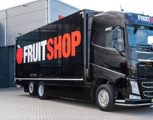 Nieuwe Volvo FH-bakwagen voor Fruitshop