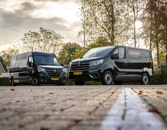 Nieuwe Renault Bedrijfswagens voor Roosen Pool Experts